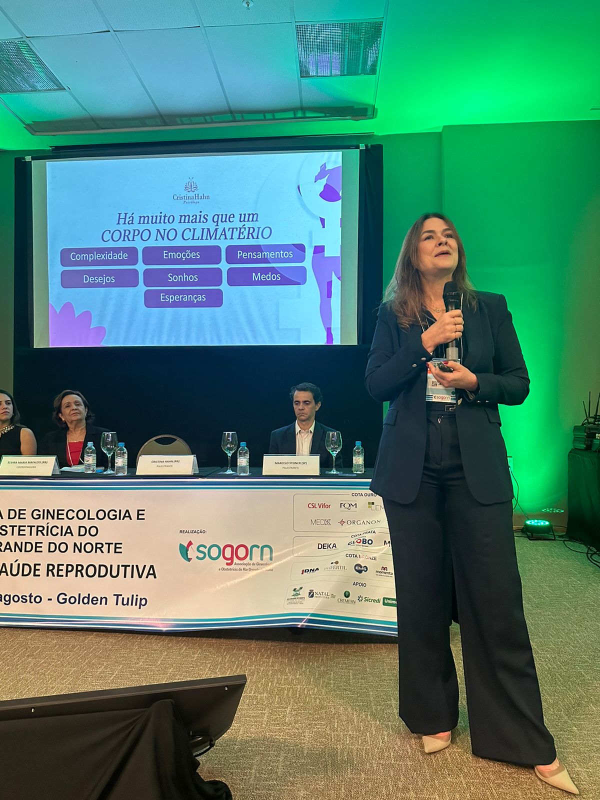 Cristina Hahn em palestra